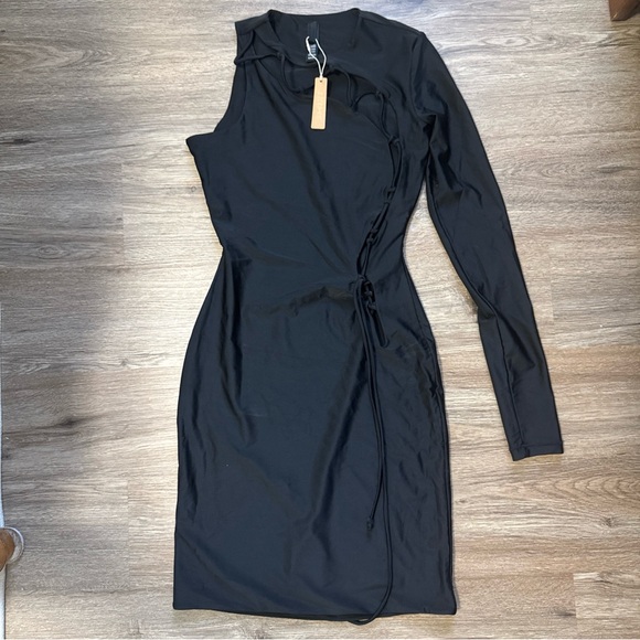 SKIMS Black One-Shoulder Dress with Cut-Out Design - Picture 6 of 6